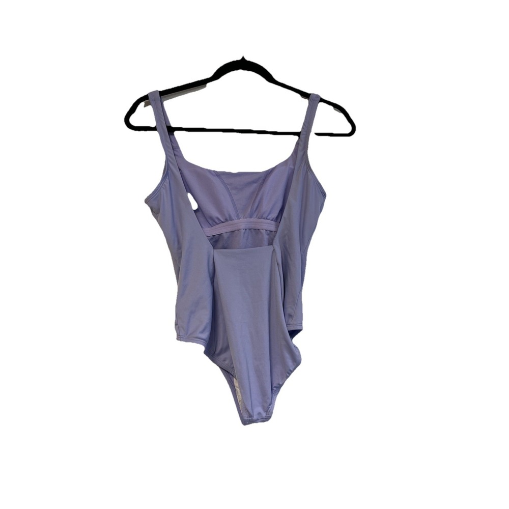 Nike Women's HydraStrong Solid Poly Fast Back One Piece Swimsuit Hydrangeas M - Picture 2 of 3